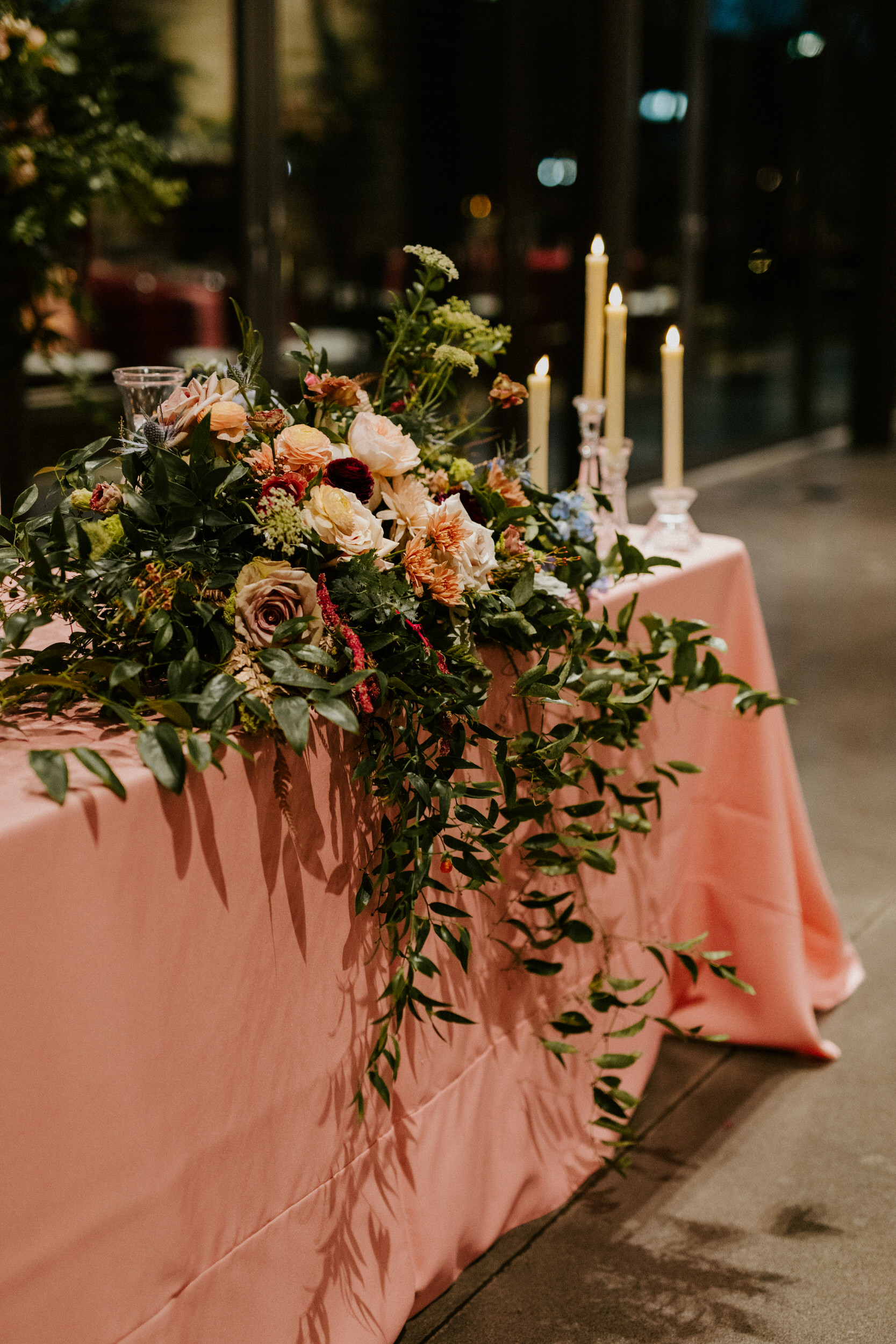 wedding florals on sweetheart table