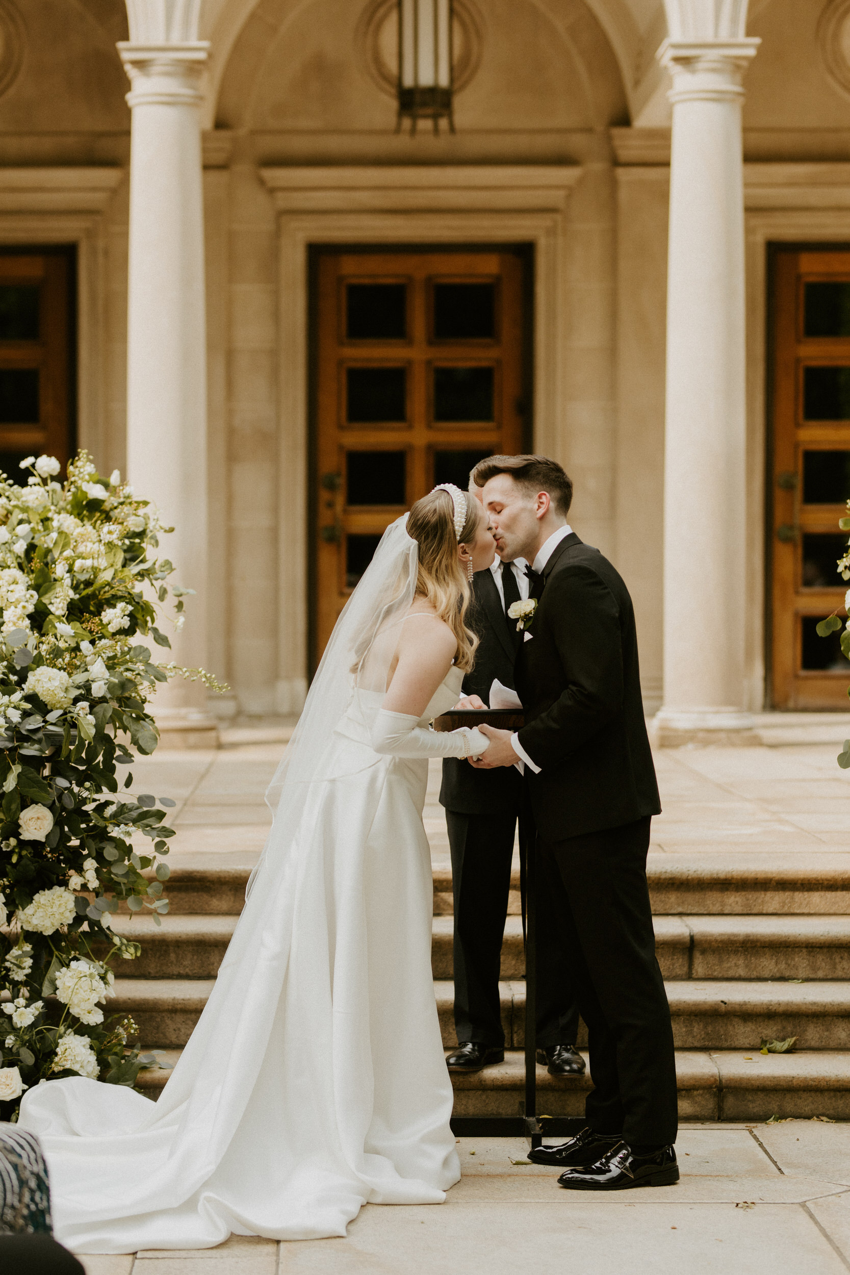 outdoor weddings in the city of pittsburgh
