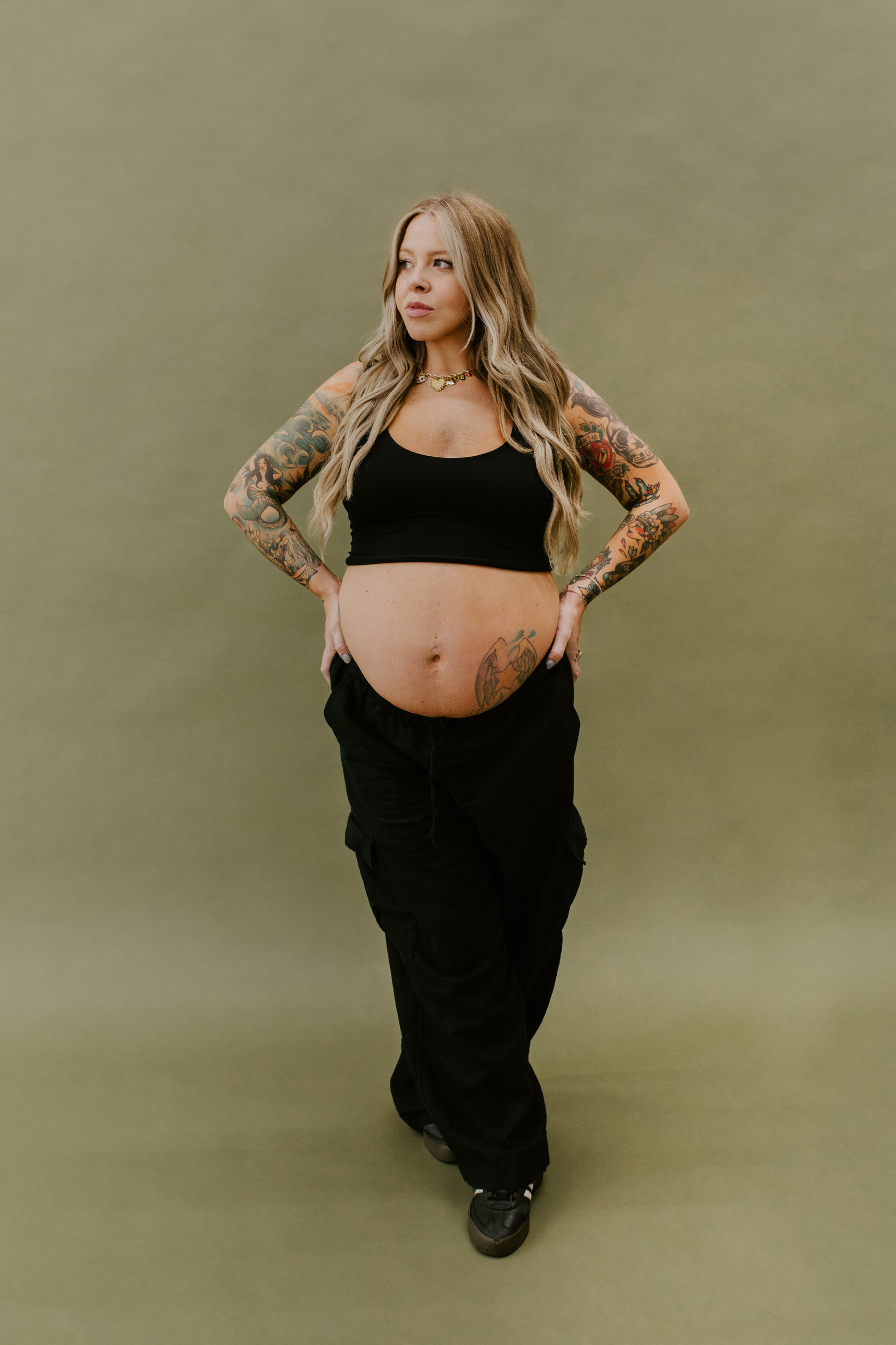 tattooed mom maternity session